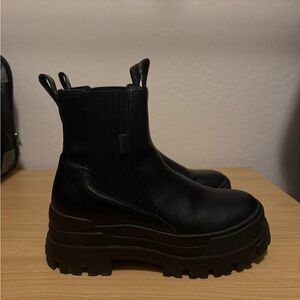 Aspha Chelsea Mid Buffalo Ankle Boot